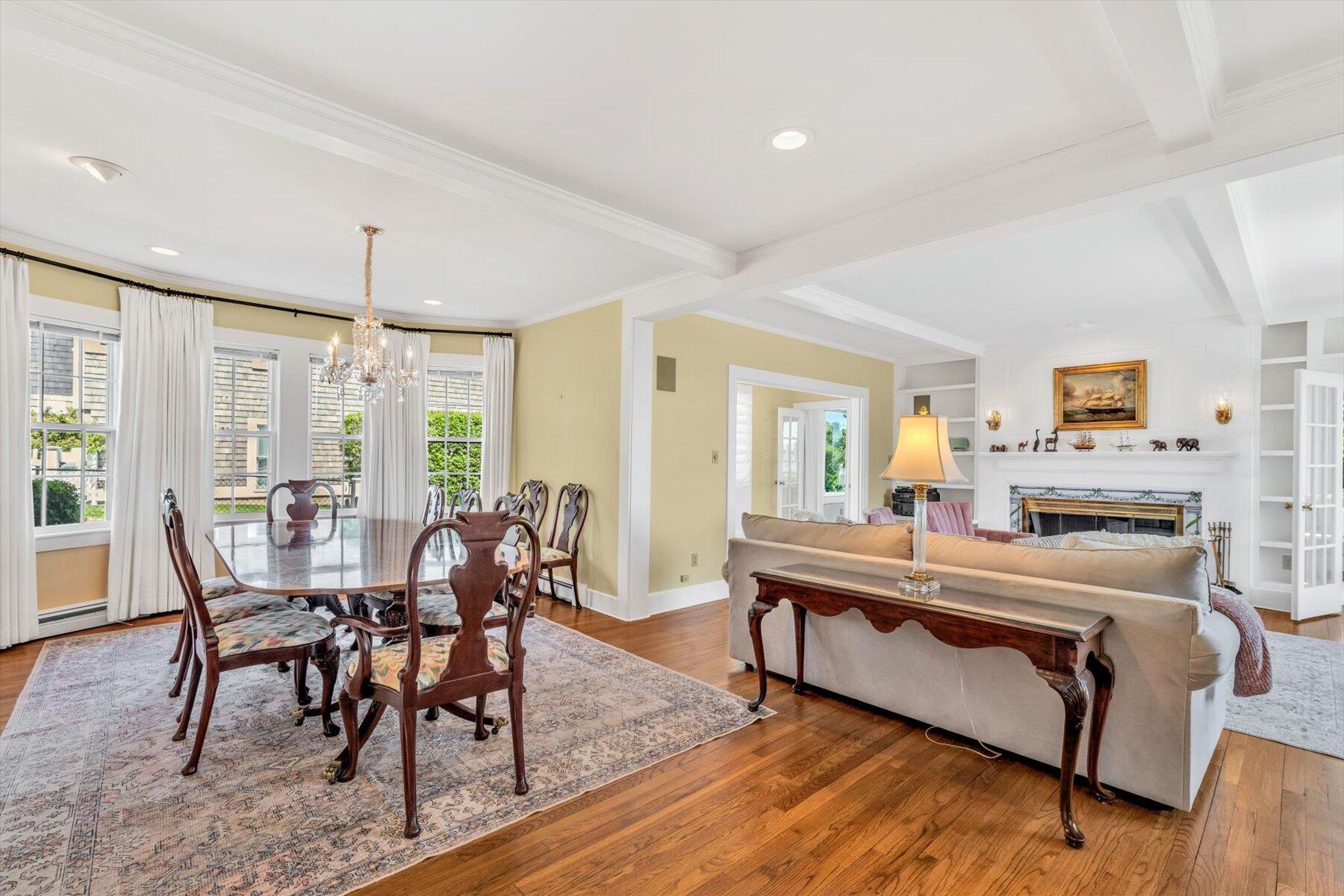 Hyannis Port, Massachusetts 02647, United States, 3 Bedrooms Bedrooms, ,4 BathroomsBathrooms,Residential,Active,202680