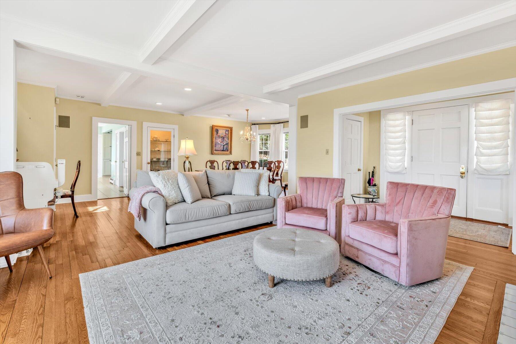 Hyannis Port, Massachusetts 02647, United States, 3 Bedrooms Bedrooms, ,4 BathroomsBathrooms,Residential,Active,202680