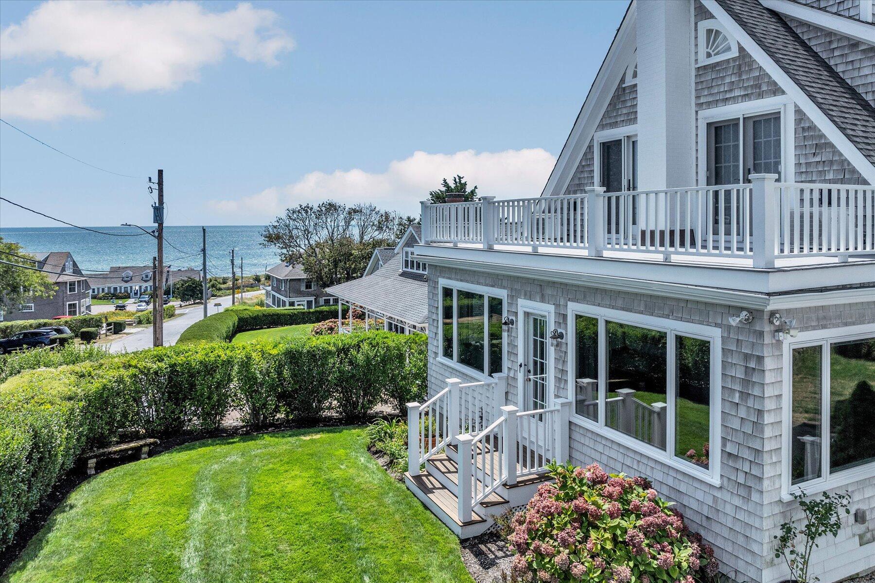 Hyannis Port, Massachusetts 02647, United States, 3 Bedrooms Bedrooms, ,4 BathroomsBathrooms,Residential,Active,202680