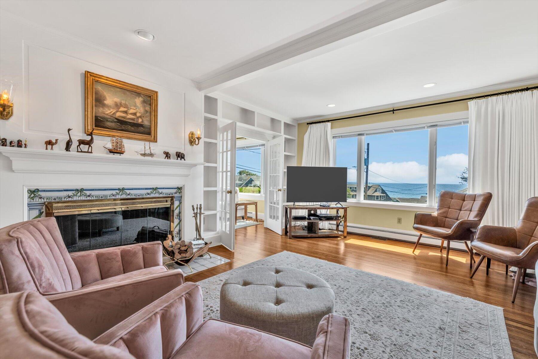 Hyannis Port, Massachusetts 02647, United States, 3 Bedrooms Bedrooms, ,4 BathroomsBathrooms,Residential,Active,202680