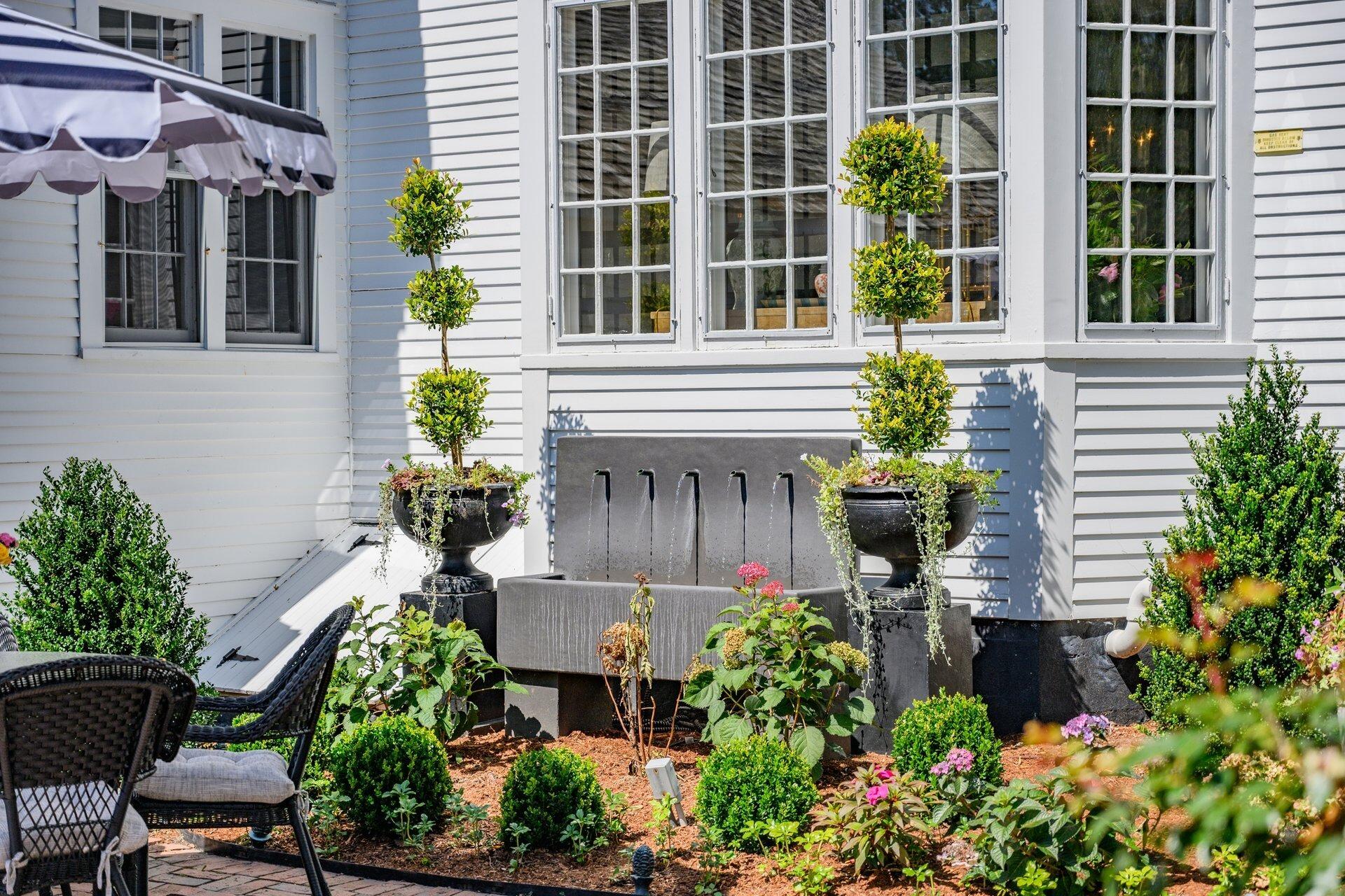 Falmouth, Massachusetts 02540, United States, 5 Bedrooms Bedrooms, ,5 BathroomsBathrooms,Residential,Active,202035