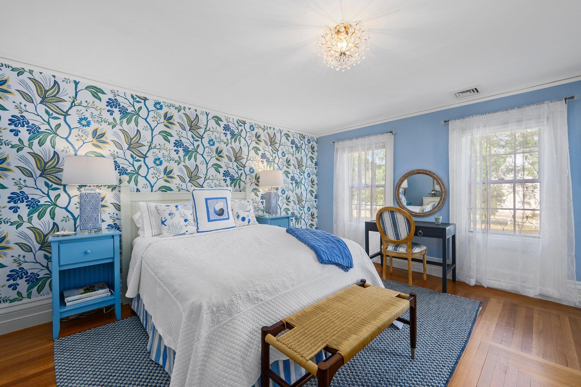 Falmouth, Massachusetts 02540, United States, 5 Bedrooms Bedrooms, ,5 BathroomsBathrooms,Residential,Active,202035