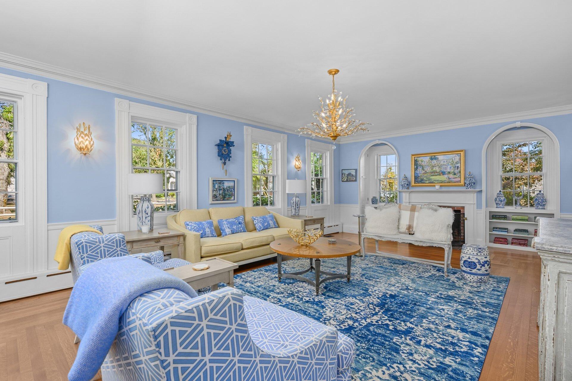 Falmouth, Massachusetts 02540, United States, 5 Bedrooms Bedrooms, ,5 BathroomsBathrooms,Residential,Active,202035