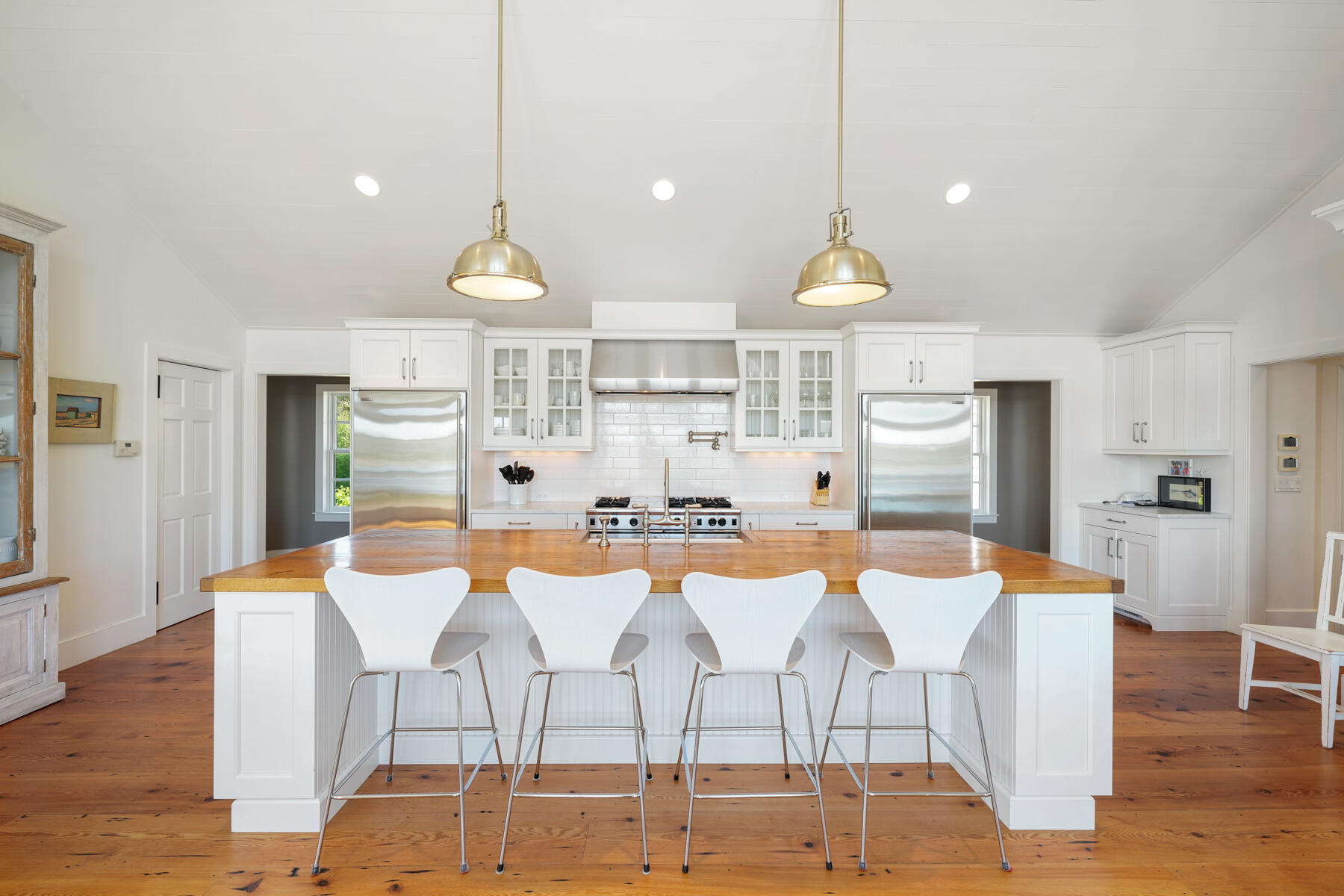 Chatham, Massachusetts 02633, United States, 5 Bedrooms Bedrooms, ,6 BathroomsBathrooms,Residential,Active,162501