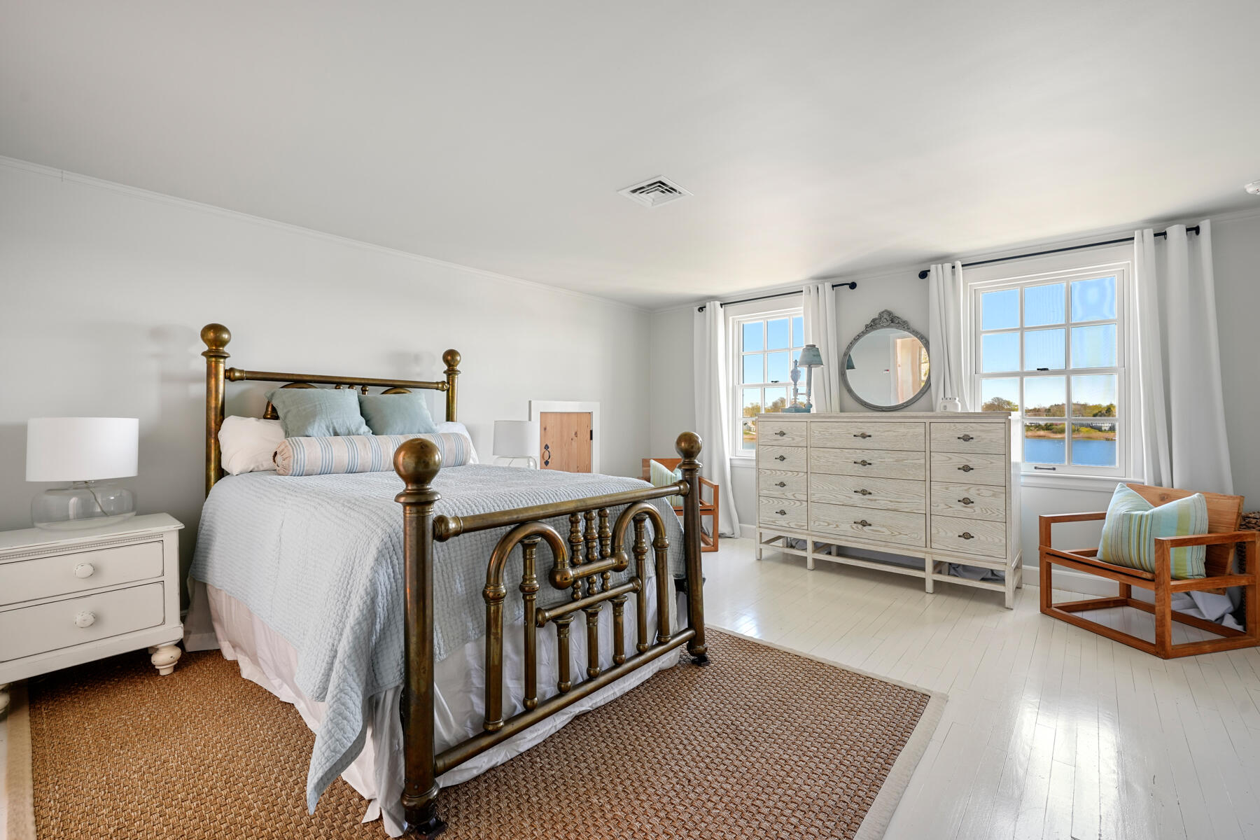 Chatham, Massachusetts 02633, United States, 5 Bedrooms Bedrooms, ,6 BathroomsBathrooms,Residential,Active,162501