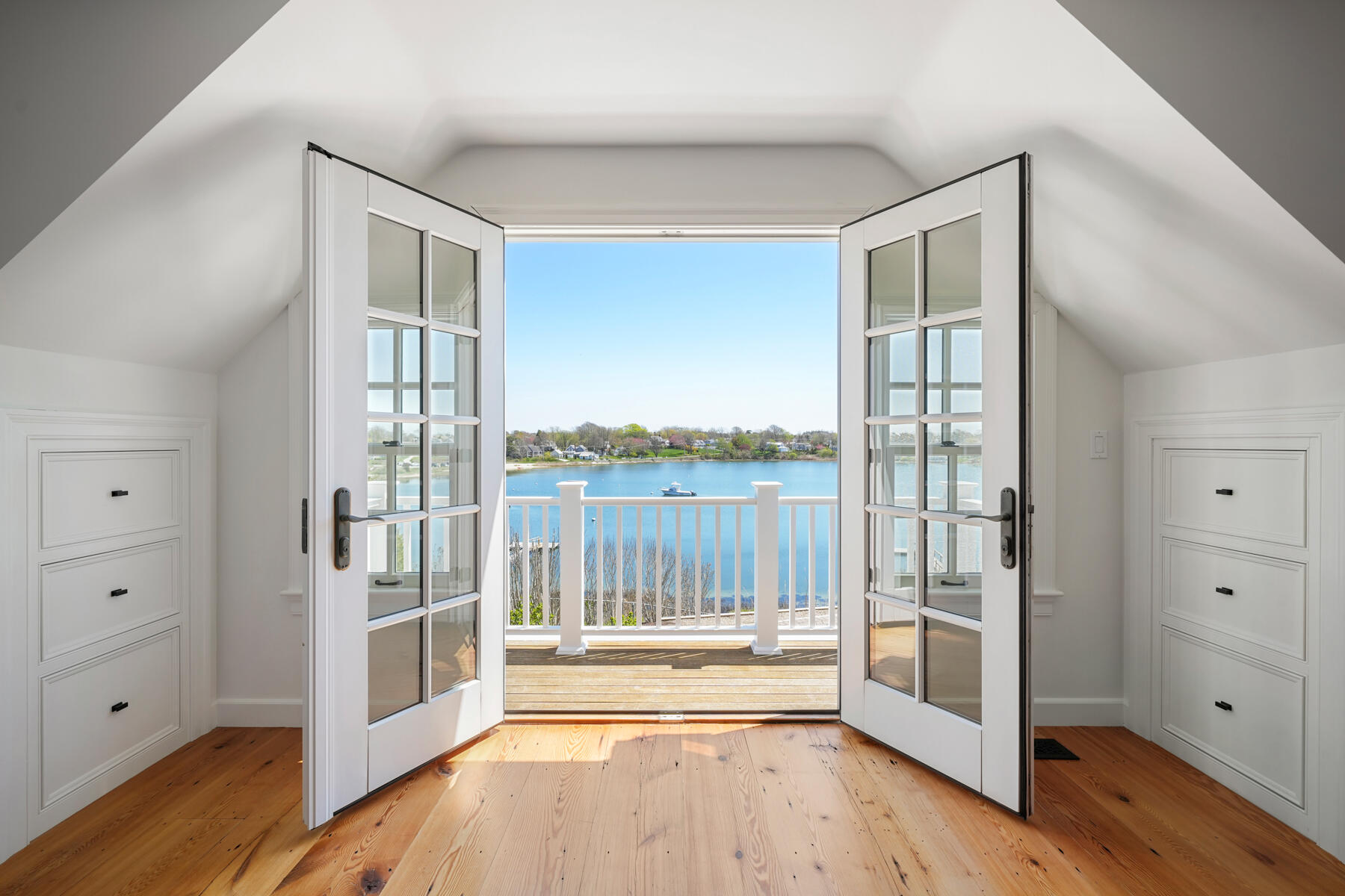 Chatham, Massachusetts 02633, United States, 5 Bedrooms Bedrooms, ,6 BathroomsBathrooms,Residential,Active,162501