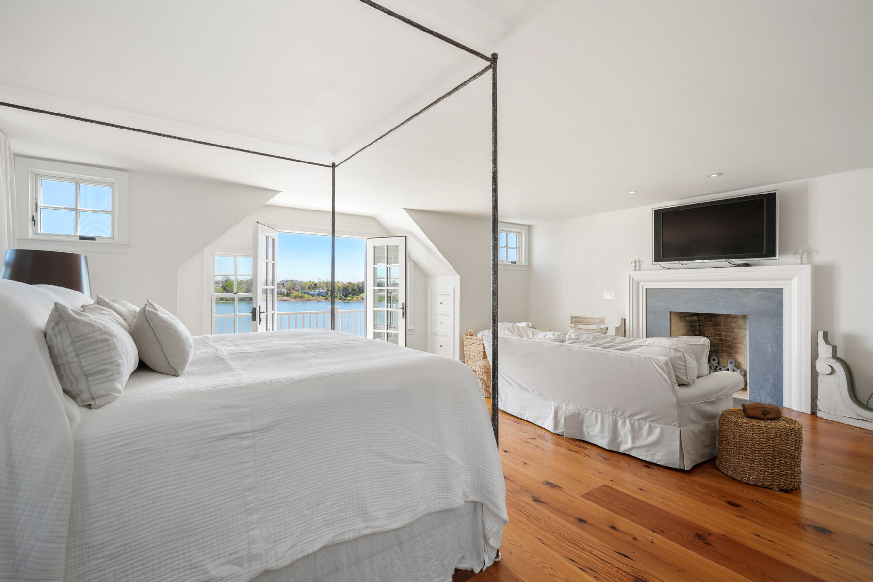 Chatham, Massachusetts 02633, United States, 5 Bedrooms Bedrooms, ,6 BathroomsBathrooms,Residential,Active,162501