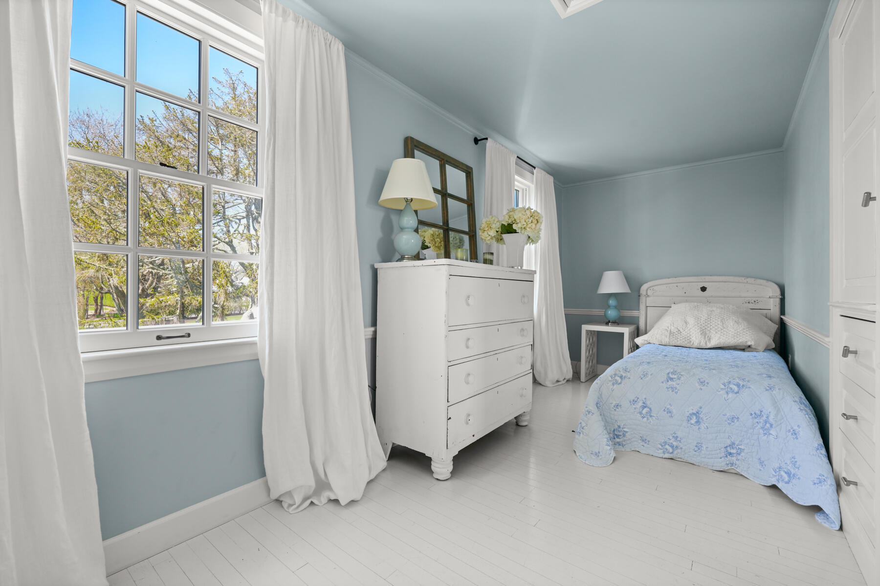 Chatham, Massachusetts 02633, United States, 5 Bedrooms Bedrooms, ,6 BathroomsBathrooms,Residential,Active,162501