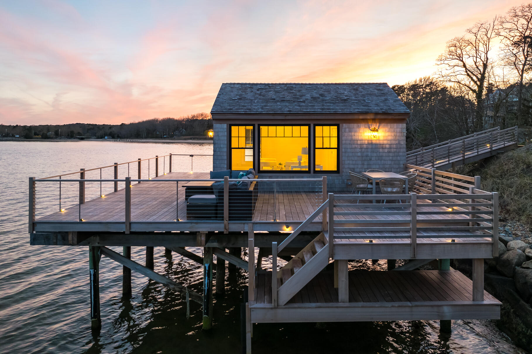 Orleans, Massachusetts 02653, United States, 5 Bedrooms Bedrooms, ,7 BathroomsBathrooms,Residential,Active,43353