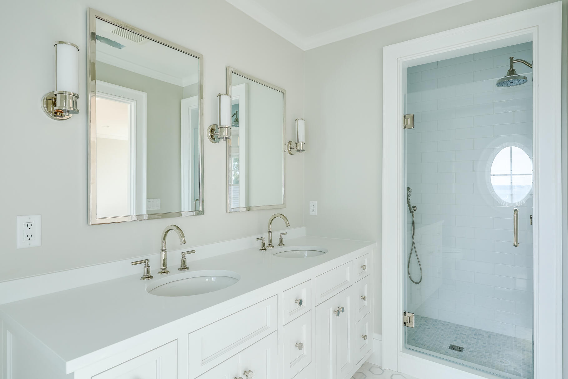 Orleans, Massachusetts 02653, United States, 5 Bedrooms Bedrooms, ,7 BathroomsBathrooms,Residential,Active,43353