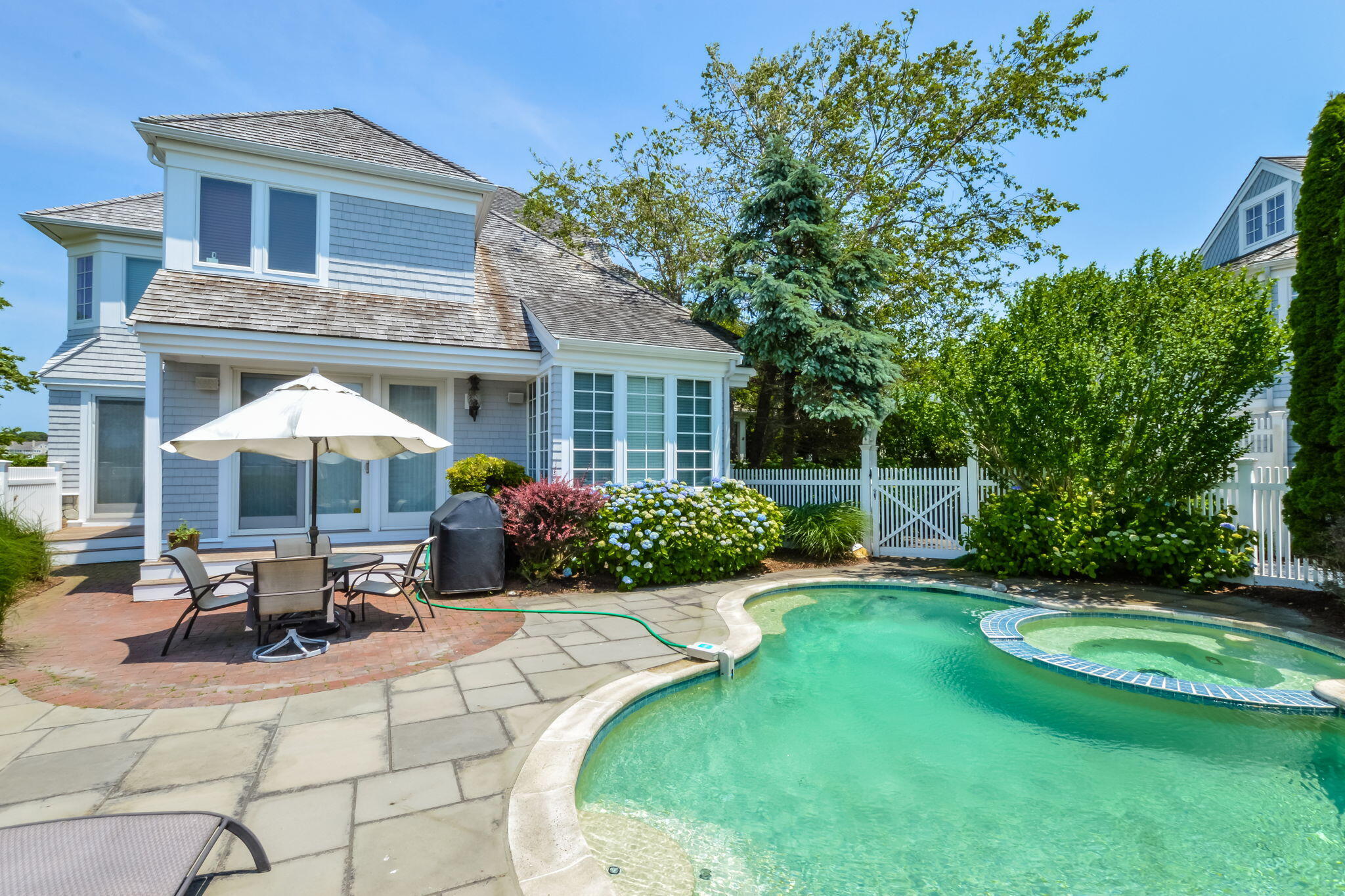 Mashpee, Massachusetts 02649, United States, 5 Bedrooms Bedrooms, ,5 BathroomsBathrooms,Residential,Active,101059