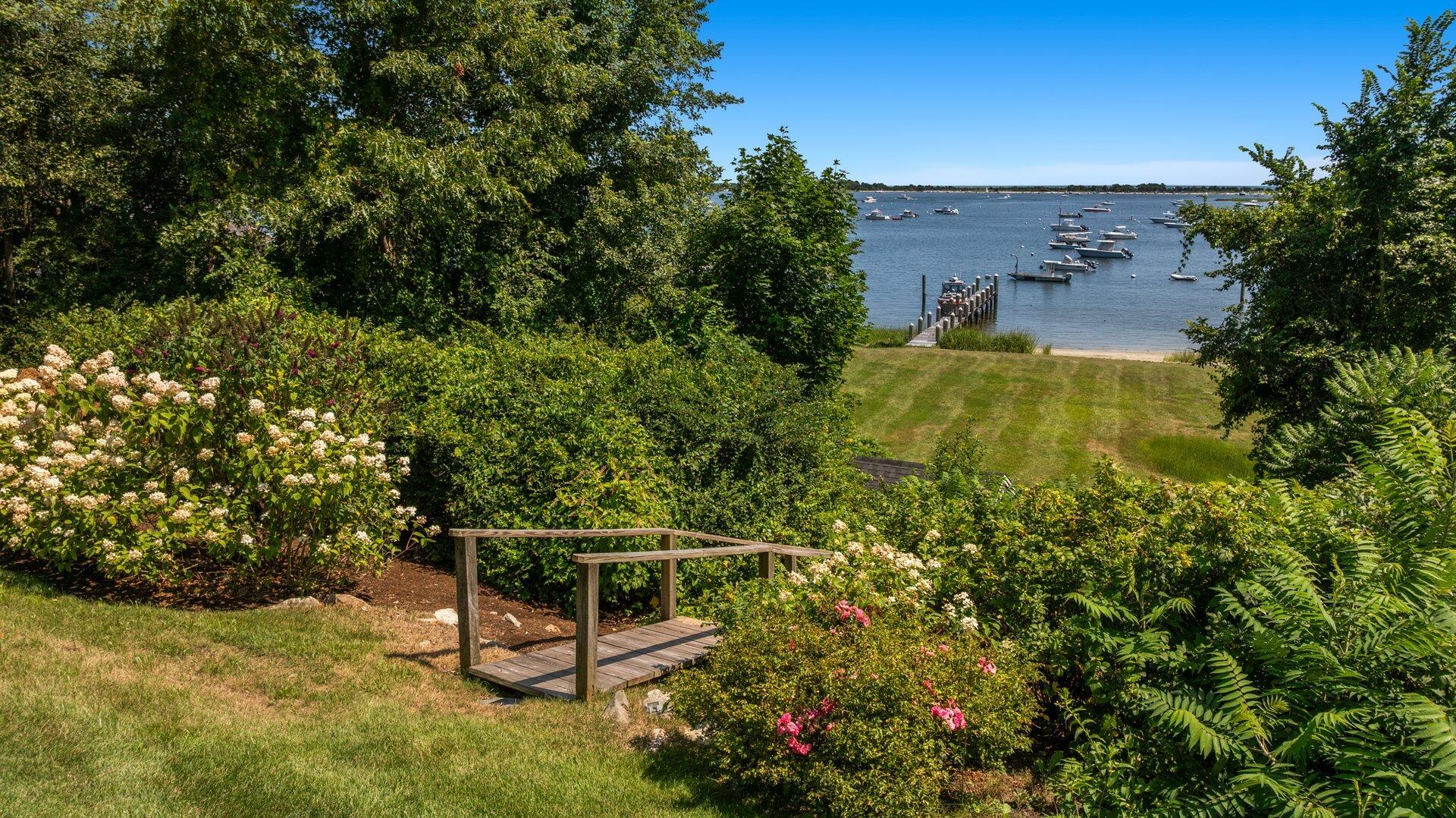 Cotuit, Massachusetts 02635, United States, 5 Bedrooms Bedrooms, ,3 BathroomsBathrooms,Residential,Active,201558