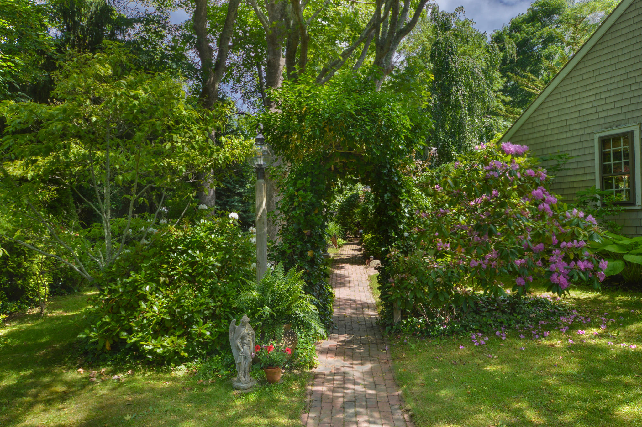 Yarmouth Port, Massachusetts 02675, United States, 6 Bedrooms Bedrooms, ,6 BathroomsBathrooms,Residential,Active,59311