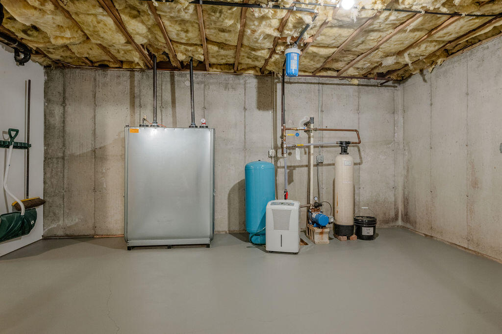 Wellfleet, Massachusetts 02667, United States, 3 Bedrooms Bedrooms, ,3 BathroomsBathrooms,Residential,Active,162578