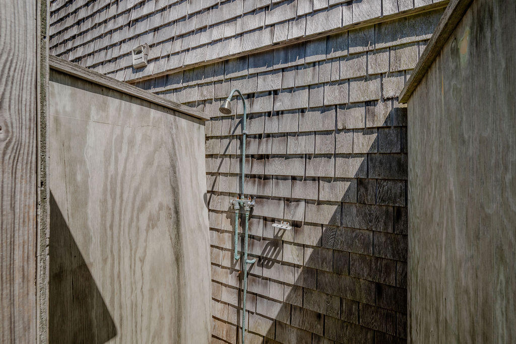 Wellfleet, Massachusetts 02667, United States, 3 Bedrooms Bedrooms, ,3 BathroomsBathrooms,Residential,Active,162578