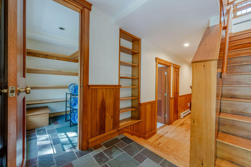 Wellfleet, Massachusetts 02667, United States, 3 Bedrooms Bedrooms, ,3 BathroomsBathrooms,Residential,Active,162578