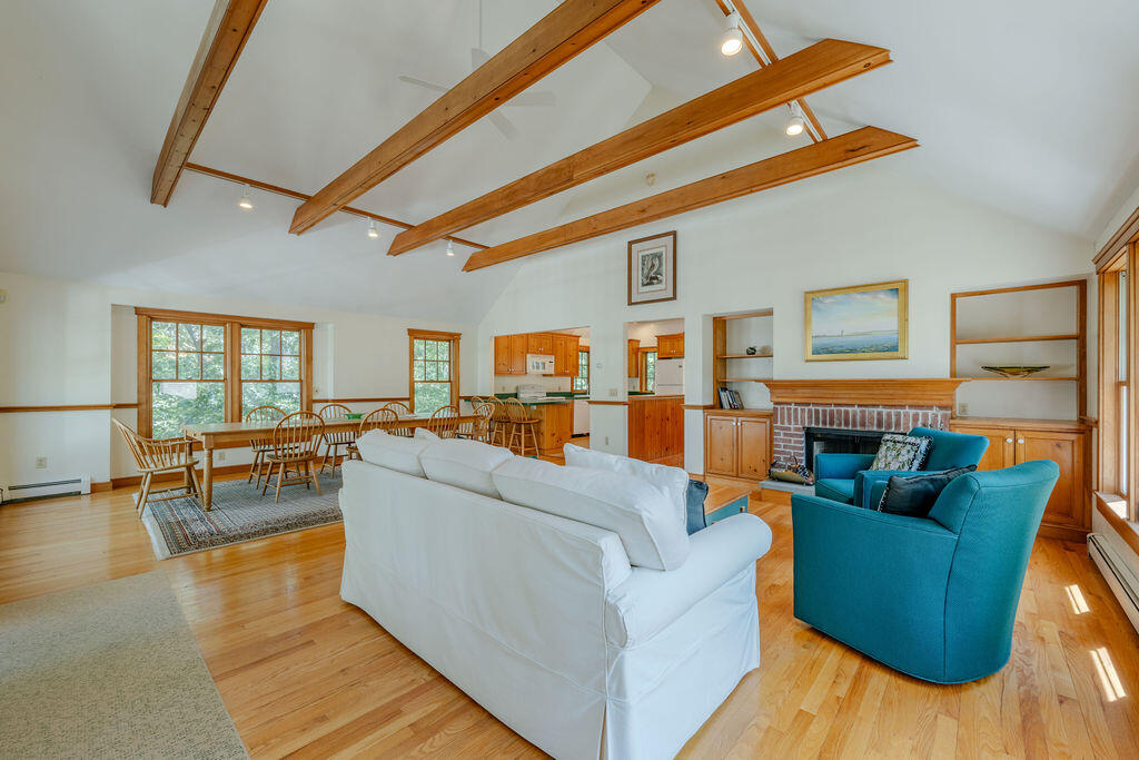 Wellfleet, Massachusetts 02667, United States, 3 Bedrooms Bedrooms, ,3 BathroomsBathrooms,Residential,Active,162578