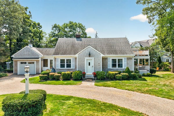 16 JETTY LN, FALMOUTH, MA 02540 - Image 8a8d9a22caa7f62eb99a3af54db13e2f/1304703699
