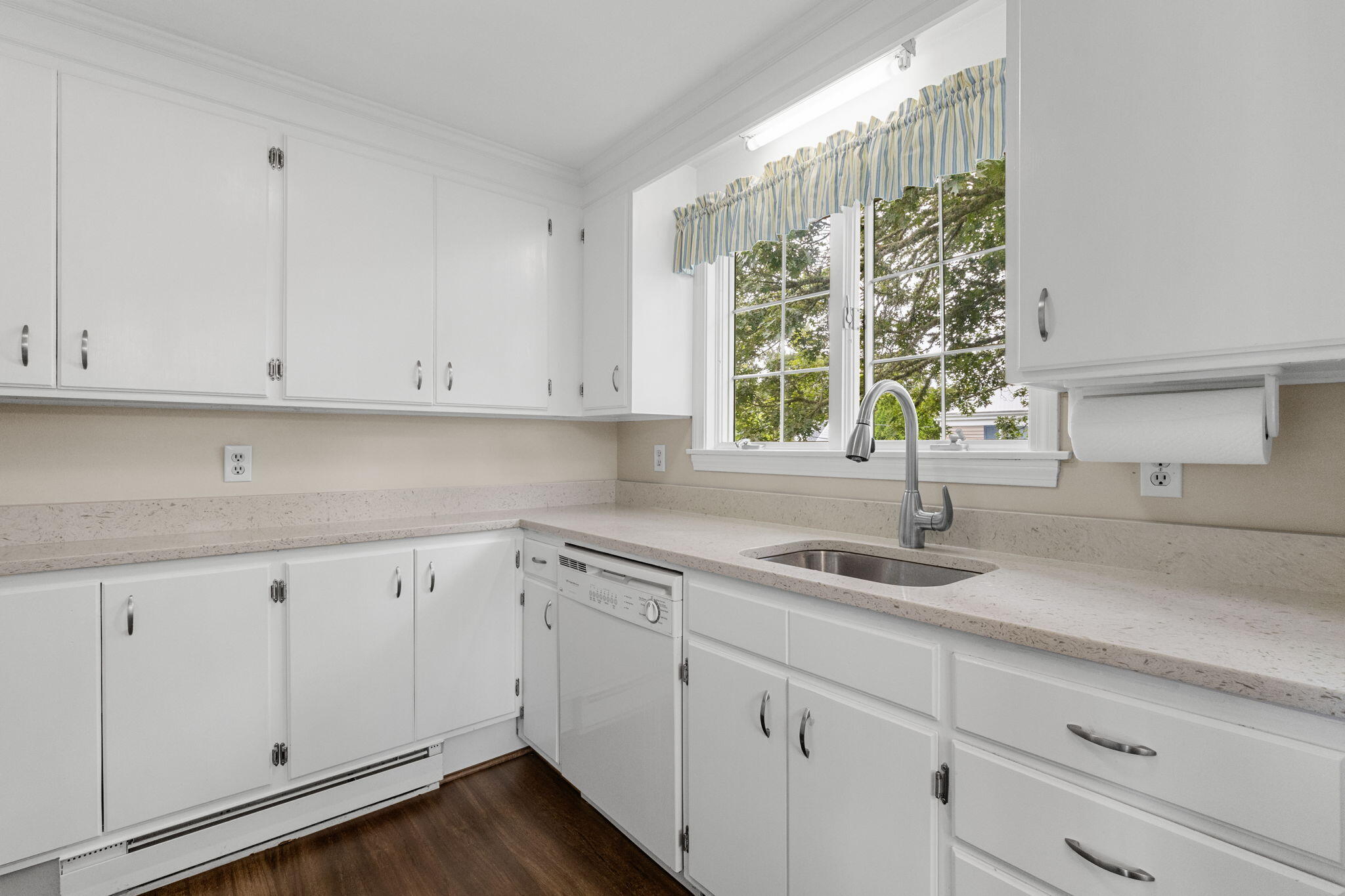 Harwich Port, Massachusetts 02646, United States, 2 Bedrooms Bedrooms, ,2 BathroomsBathrooms,Residential,Active,167502