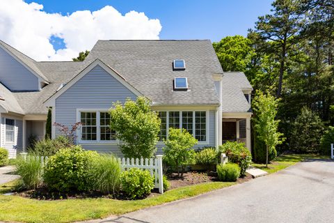 Townhouse in Mashpee MA 62 Gold Leaf Lane 32.jpg