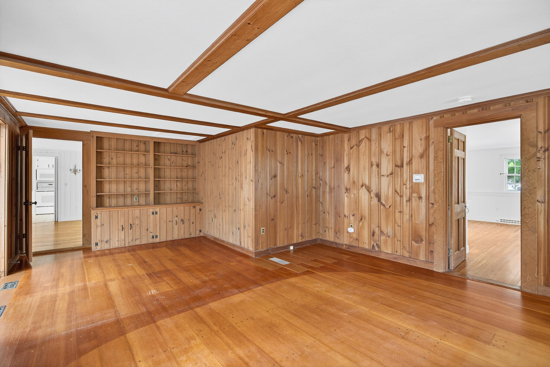 Chatham, Massachusetts 02633, United States, 5 Bedrooms Bedrooms, ,3 BathroomsBathrooms,Residential,Active,225451