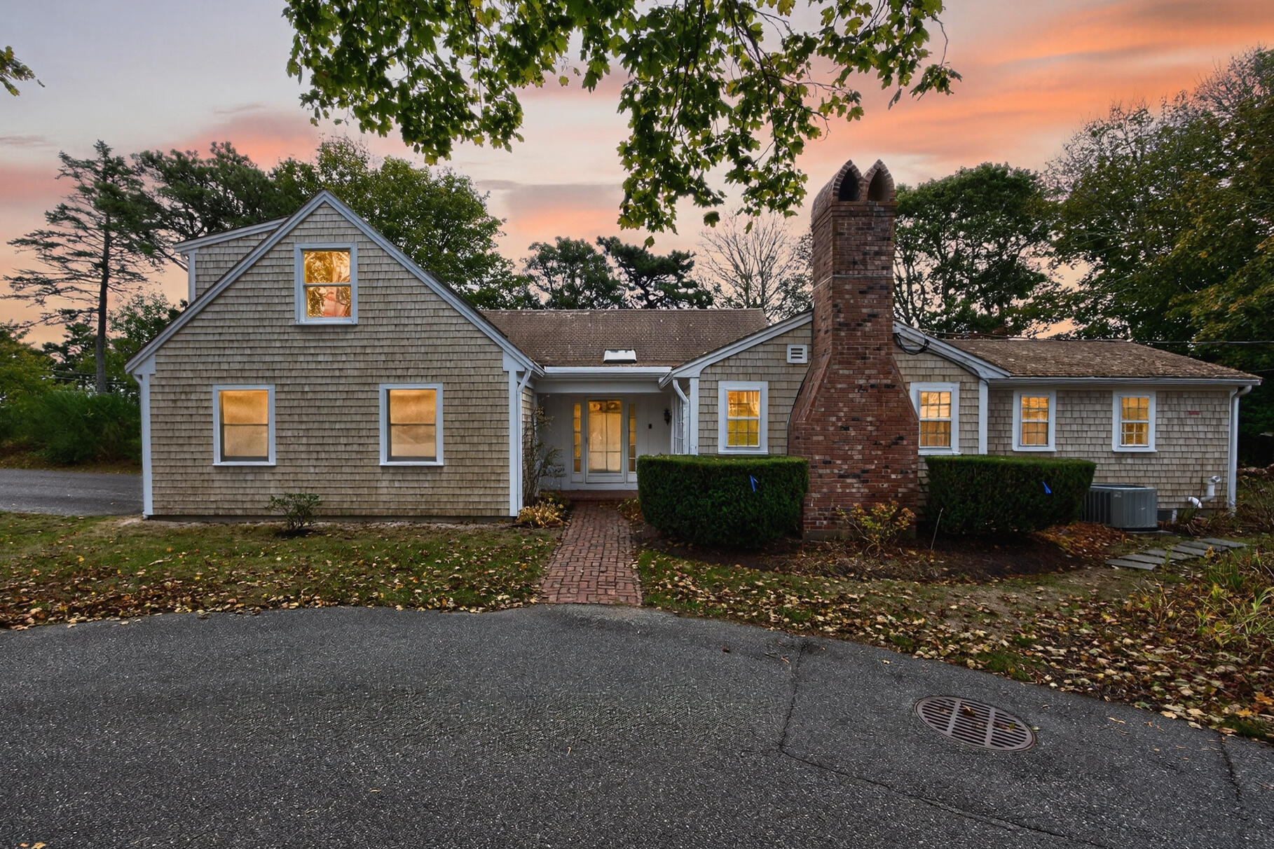 Chatham, Massachusetts 02633, United States, 5 Bedrooms Bedrooms, ,3 BathroomsBathrooms,Residential,Active,225451