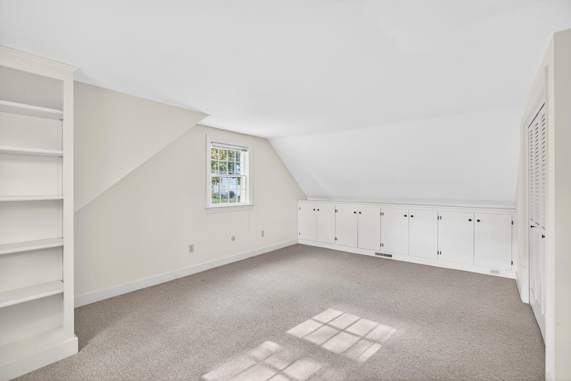 Chatham, Massachusetts 02633, United States, 5 Bedrooms Bedrooms, ,3 BathroomsBathrooms,Residential,Active,225451