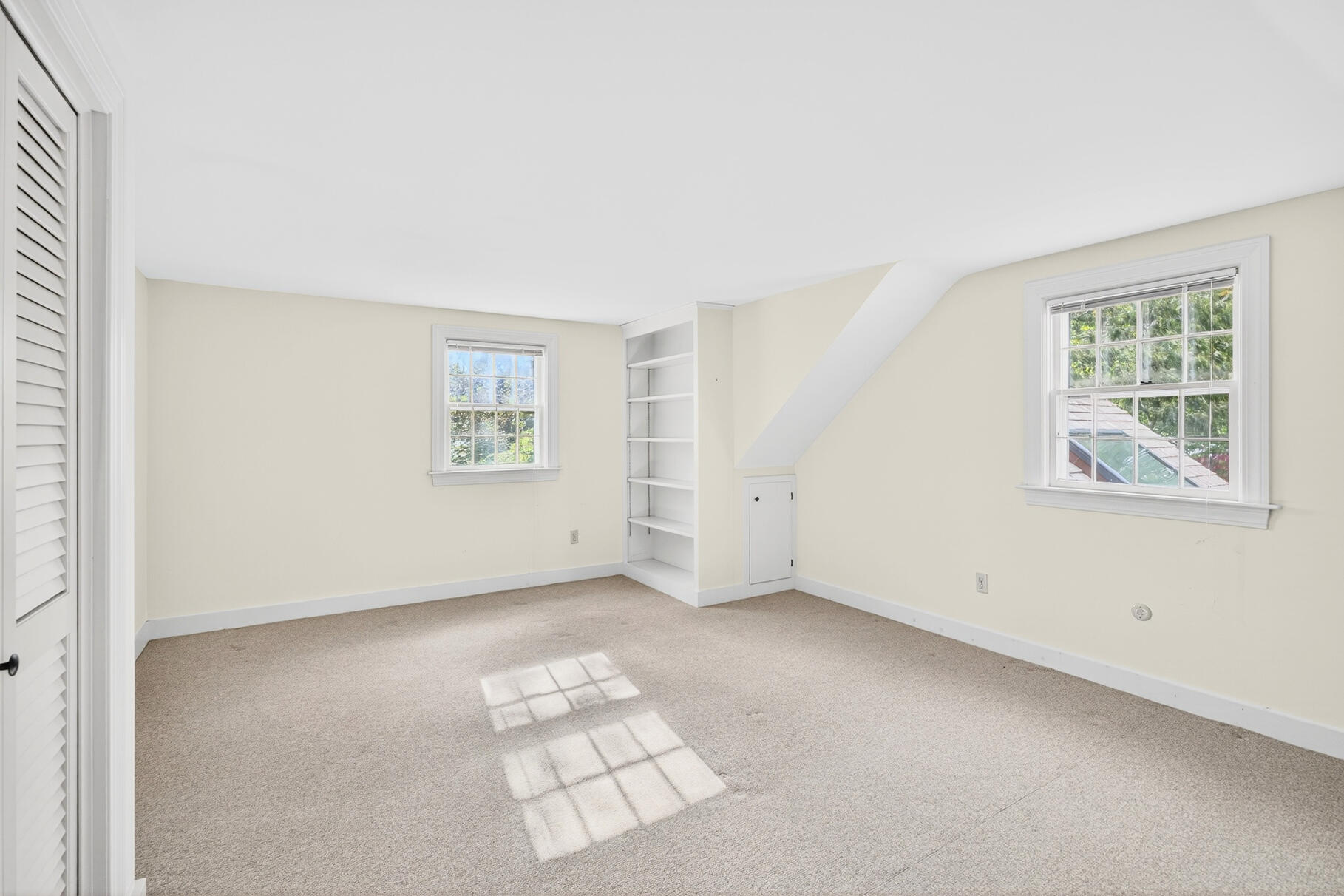 Chatham, Massachusetts 02633, United States, 5 Bedrooms Bedrooms, ,3 BathroomsBathrooms,Residential,Active,225451