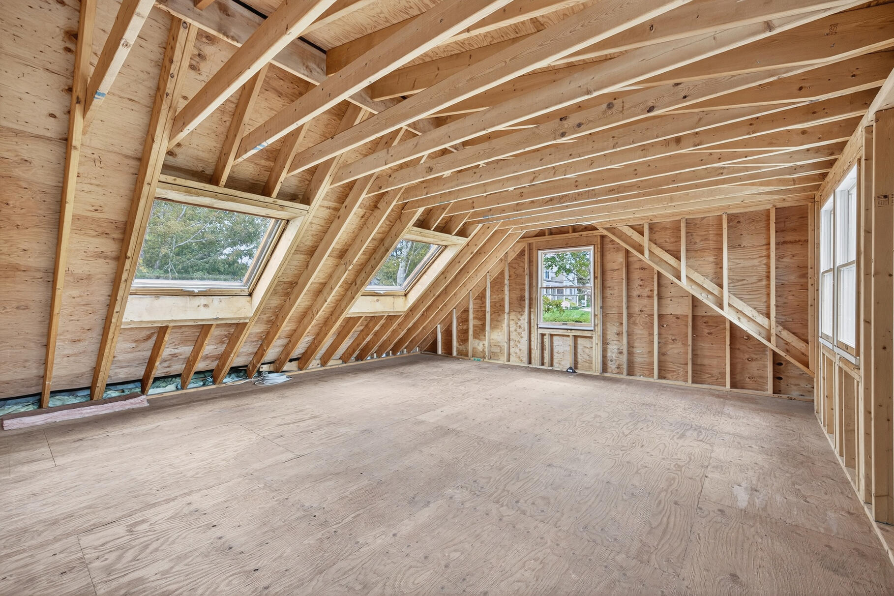 Chatham, Massachusetts 02633, United States, 5 Bedrooms Bedrooms, ,3 BathroomsBathrooms,Residential,Active,225451