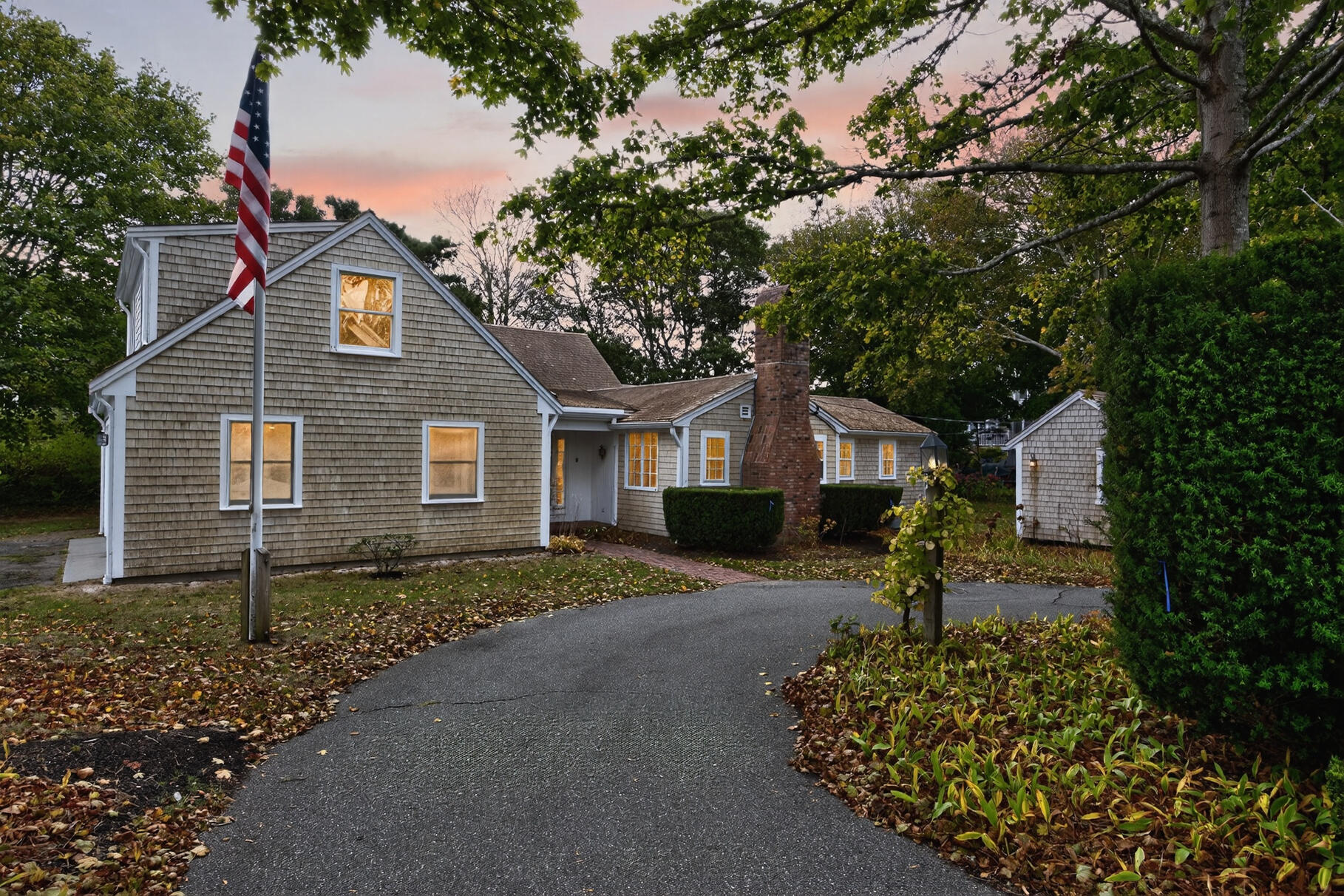 Chatham, Massachusetts 02633, United States, 5 Bedrooms Bedrooms, ,3 BathroomsBathrooms,Residential,Active,225451