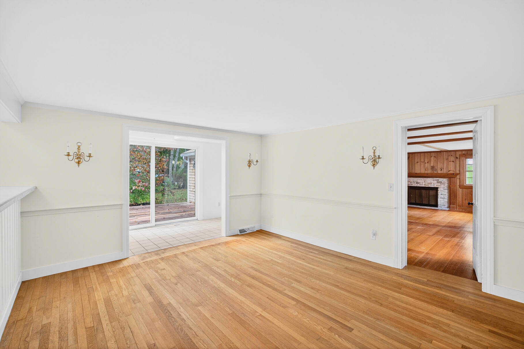 Chatham, Massachusetts 02633, United States, 5 Bedrooms Bedrooms, ,3 BathroomsBathrooms,Residential,Active,225451