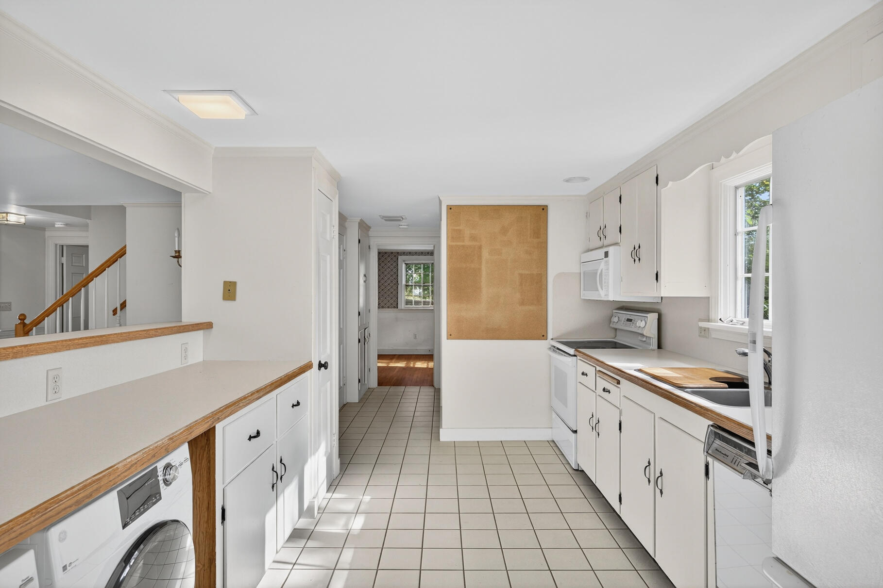 Chatham, Massachusetts 02633, United States, 5 Bedrooms Bedrooms, ,3 BathroomsBathrooms,Residential,Active,225451