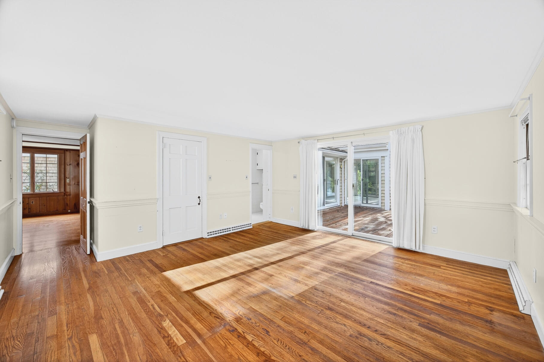 Chatham, Massachusetts 02633, United States, 5 Bedrooms Bedrooms, ,3 BathroomsBathrooms,Residential,Active,225451