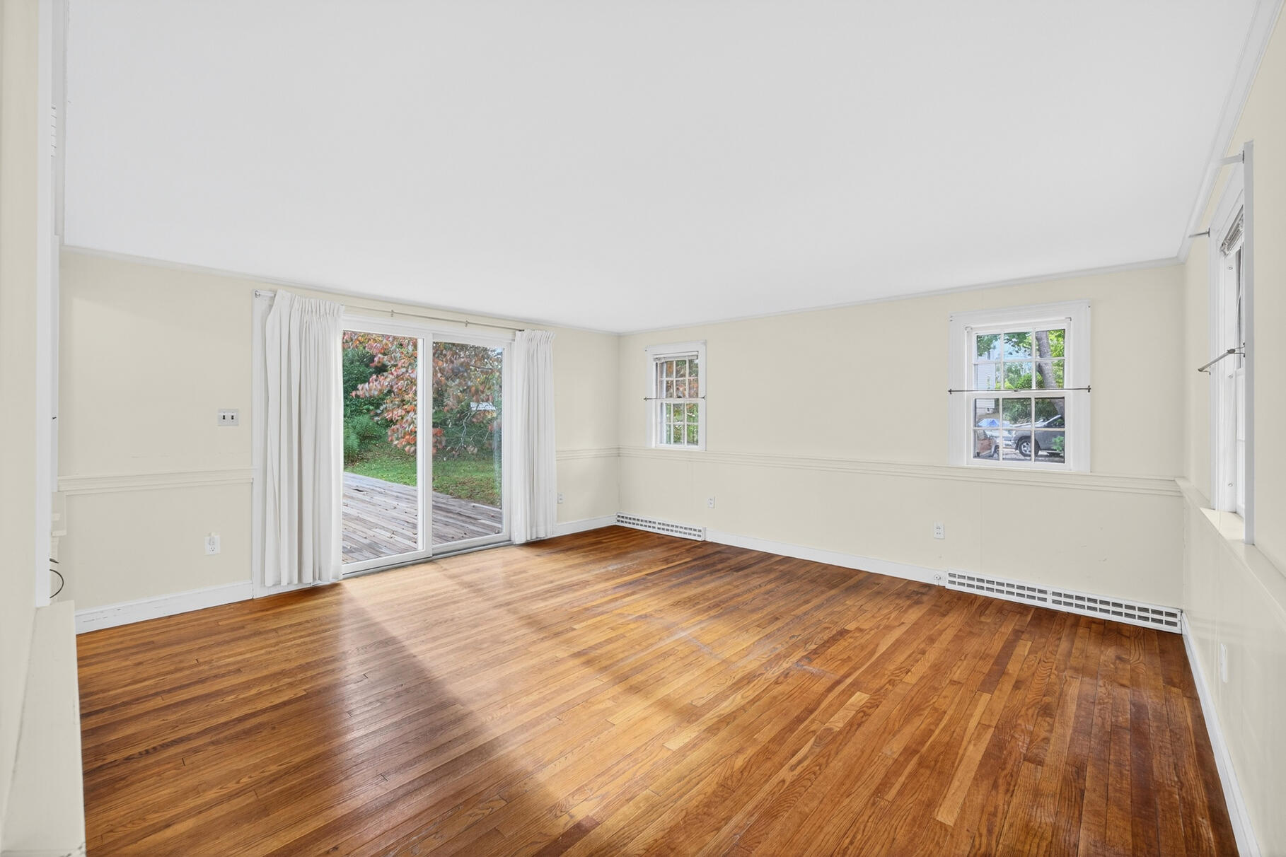 Chatham, Massachusetts 02633, United States, 5 Bedrooms Bedrooms, ,3 BathroomsBathrooms,Residential,Active,225451