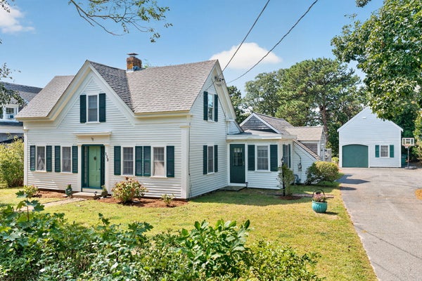 113 FISK ST, WEST DENNIS, MA 02670 - Image 93c02e31d1d681d7dc7dd46a8b32e4bc/939258472