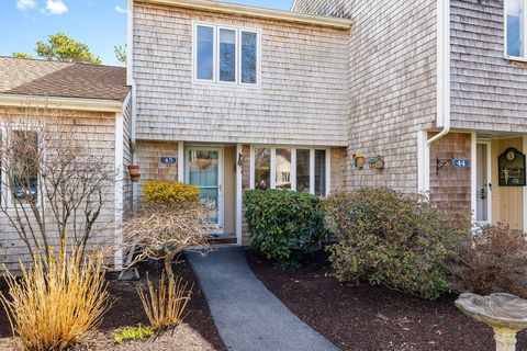 Townhouse in East Falmouth MA 45 Woodland Trail.jpg