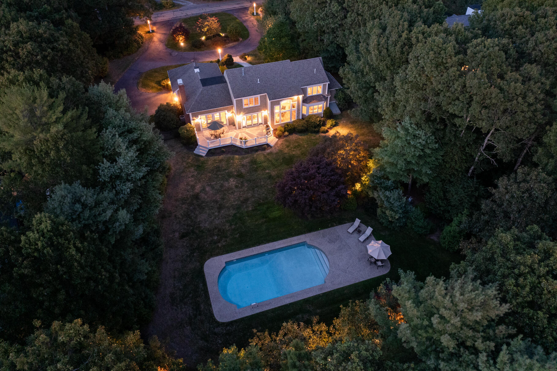 Osterville, Massachusetts 02655, United States, 3 Bedrooms Bedrooms, ,3 BathroomsBathrooms,Residential,Pending,43707