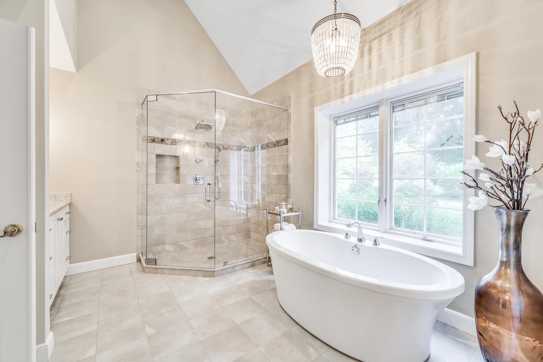 Osterville, Massachusetts 02655, United States, 3 Bedrooms Bedrooms, ,3 BathroomsBathrooms,Residential,Pending,43707