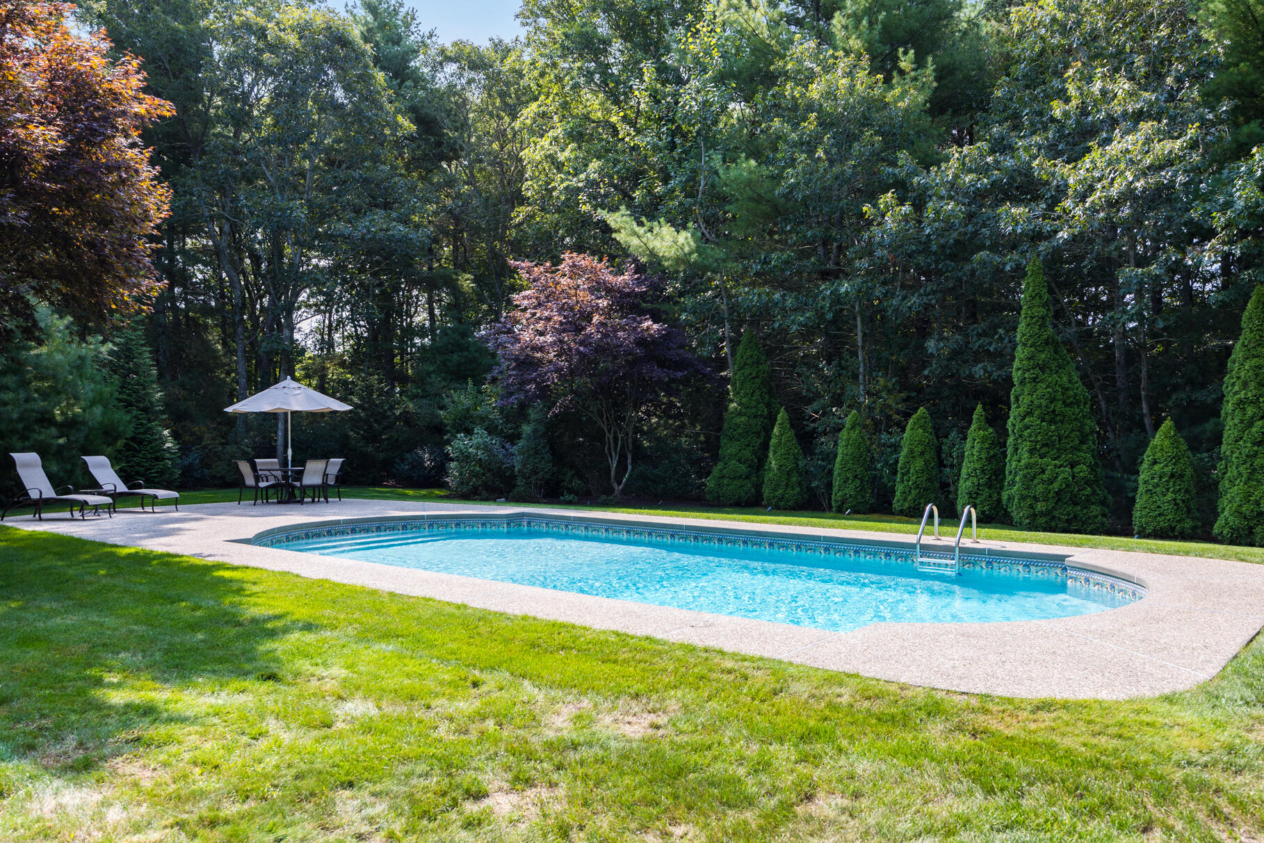 Osterville, Massachusetts 02655, United States, 3 Bedrooms Bedrooms, ,3 BathroomsBathrooms,Residential,Pending,43707