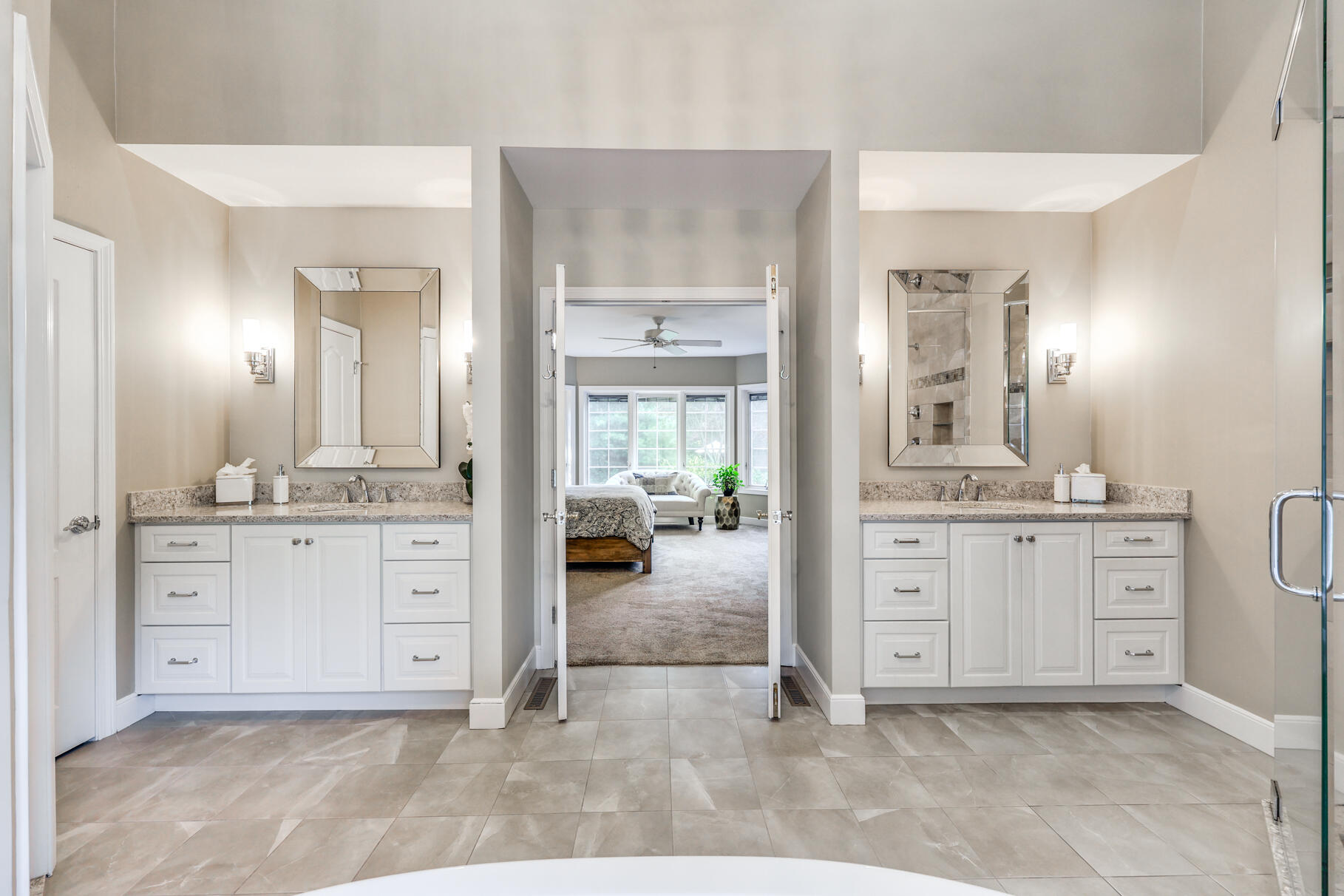 Osterville, Massachusetts 02655, United States, 3 Bedrooms Bedrooms, ,3 BathroomsBathrooms,Residential,Pending,43707