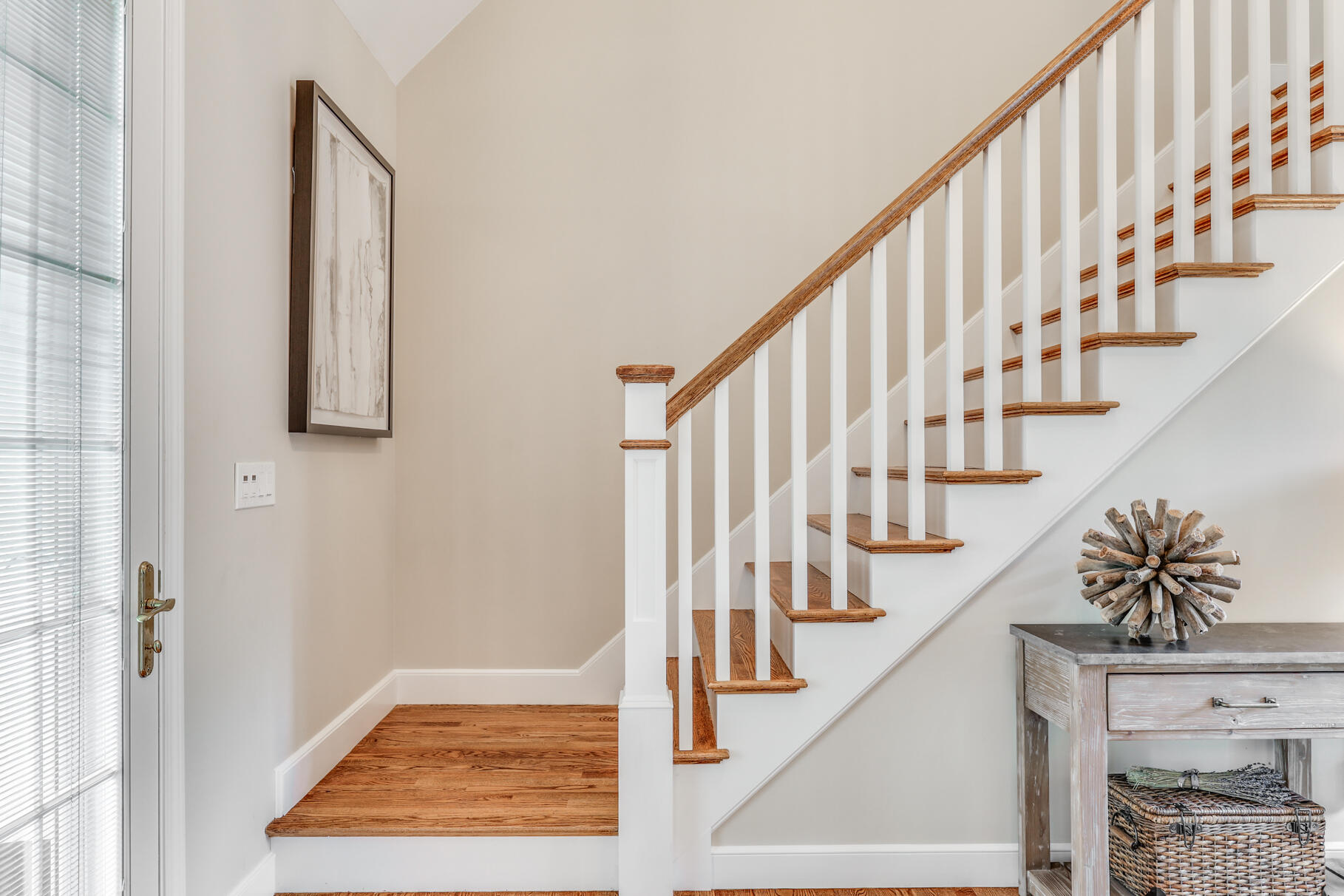 Osterville, Massachusetts 02655, United States, 3 Bedrooms Bedrooms, ,3 BathroomsBathrooms,Residential,Pending,43707