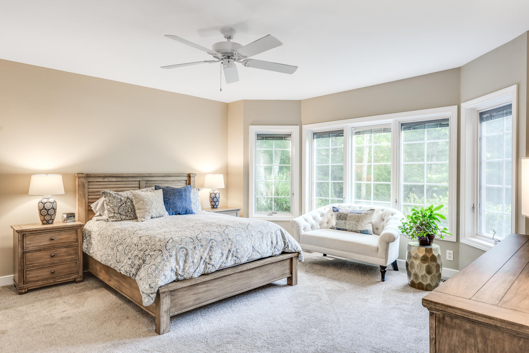 Osterville, Massachusetts 02655, United States, 3 Bedrooms Bedrooms, ,3 BathroomsBathrooms,Residential,Pending,43707