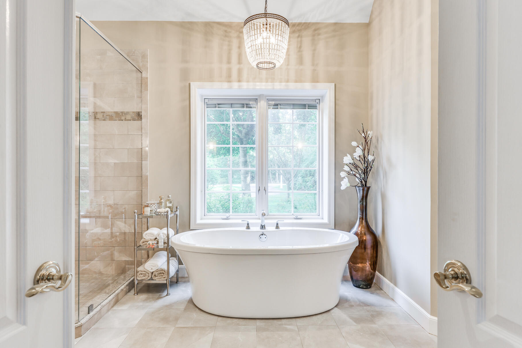 Osterville, Massachusetts 02655, United States, 3 Bedrooms Bedrooms, ,3 BathroomsBathrooms,Residential,Pending,43707