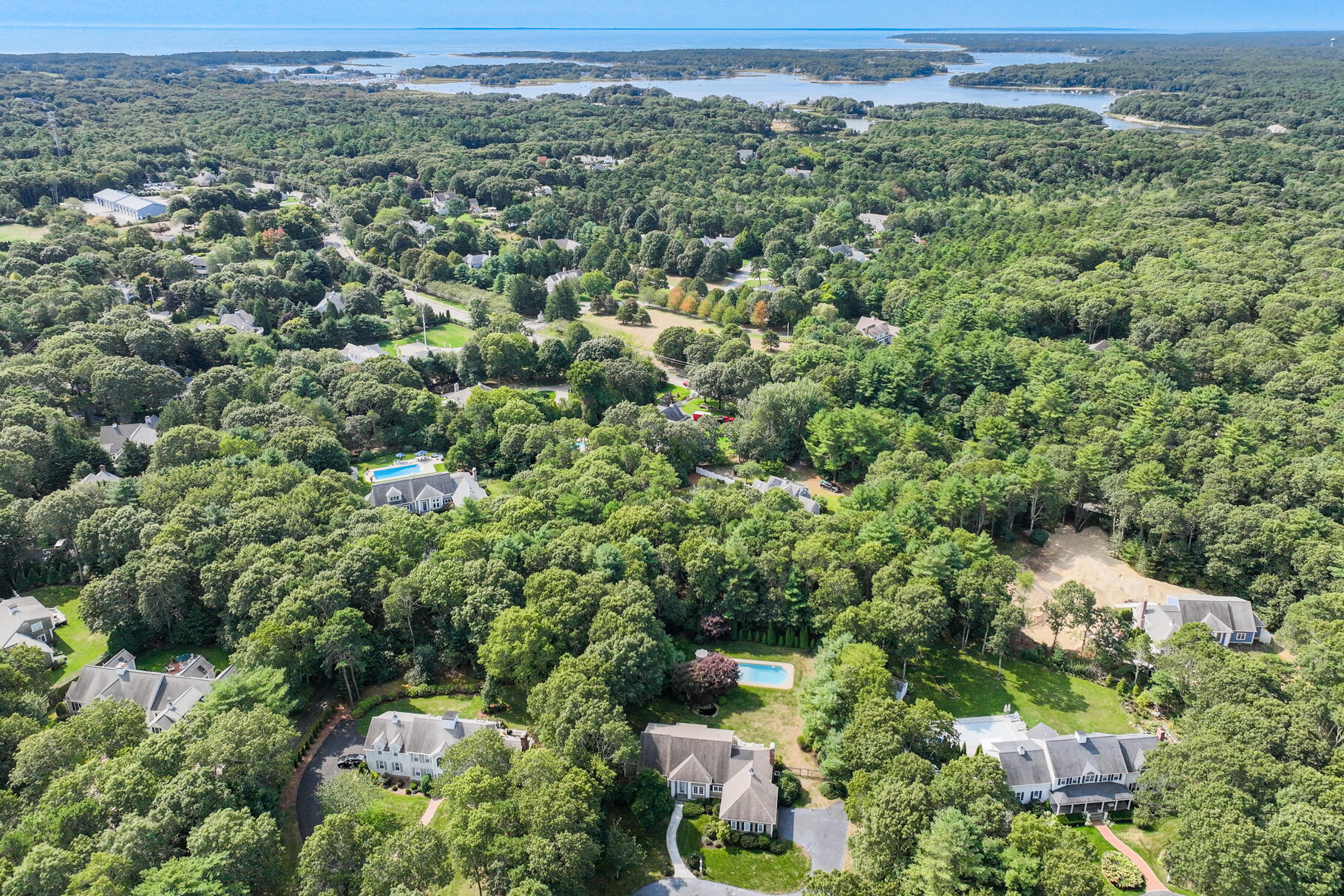 Osterville, Massachusetts 02655, United States, 3 Bedrooms Bedrooms, ,3 BathroomsBathrooms,Residential,Pending,43707