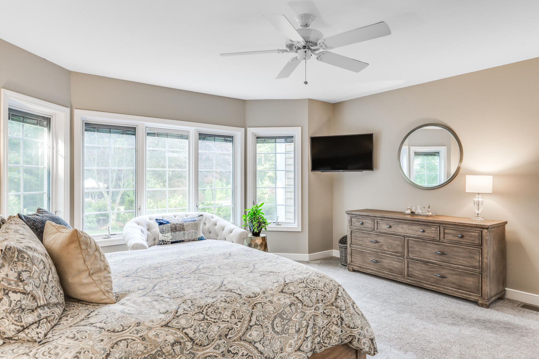 Osterville, Massachusetts 02655, United States, 3 Bedrooms Bedrooms, ,3 BathroomsBathrooms,Residential,Pending,43707