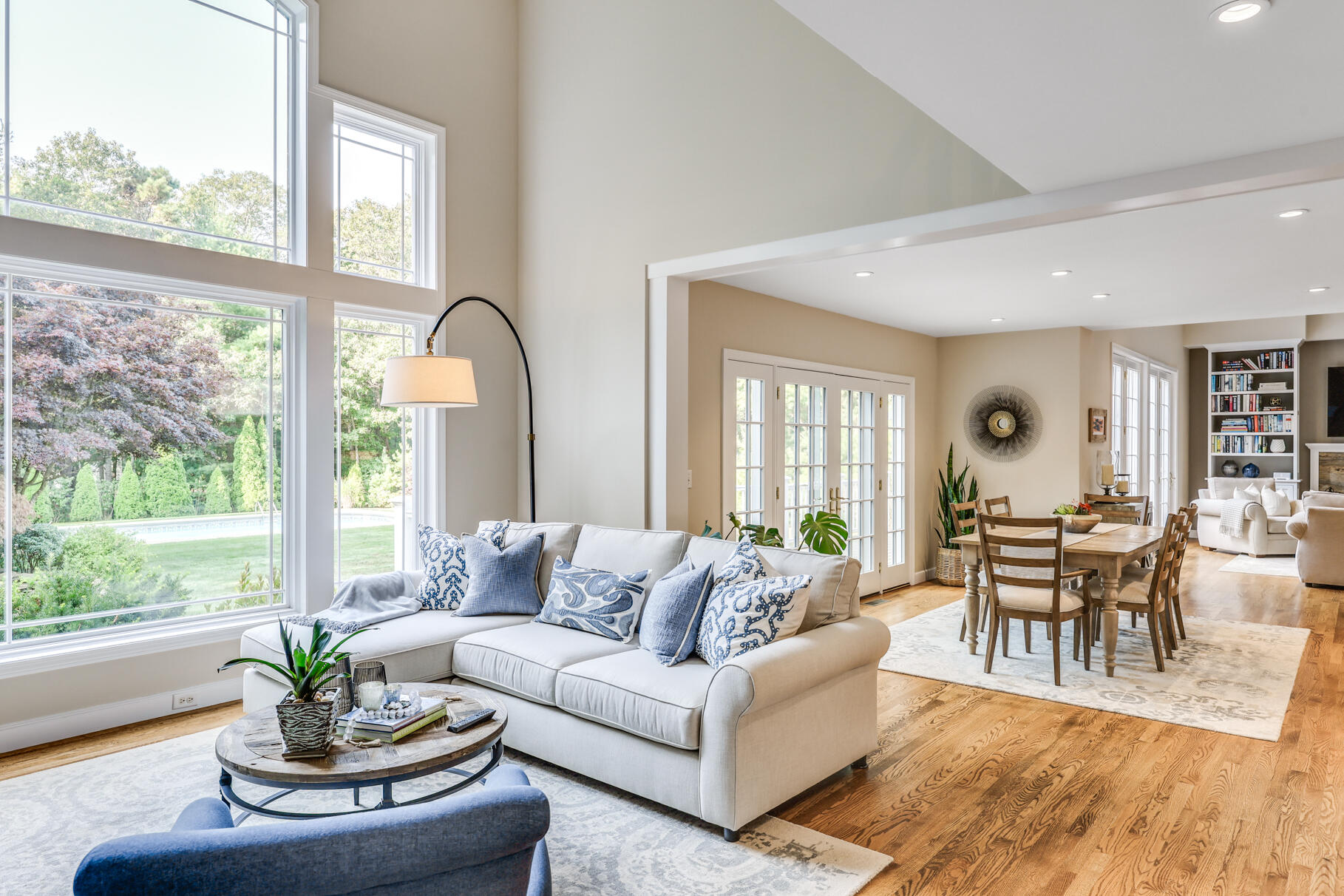 Osterville, Massachusetts 02655, United States, 3 Bedrooms Bedrooms, ,3 BathroomsBathrooms,Residential,Pending,43707