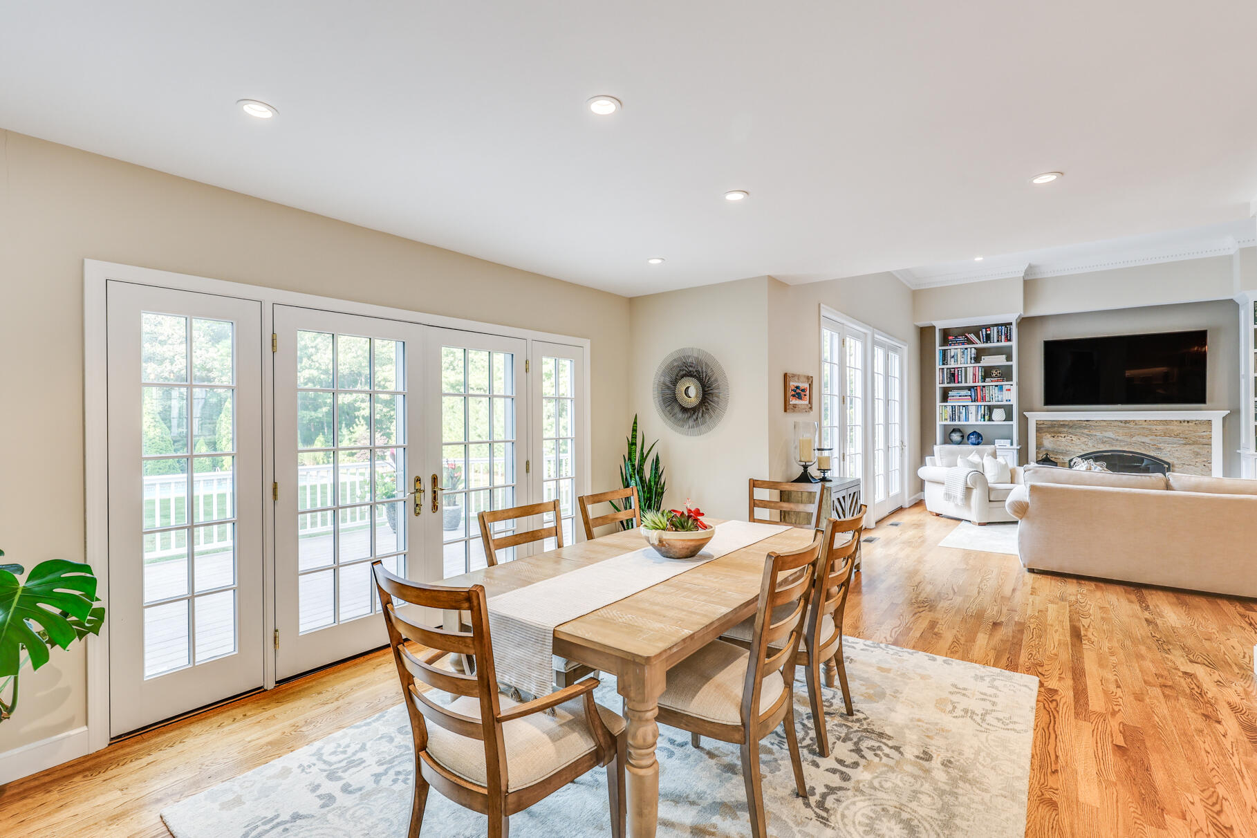 Osterville, Massachusetts 02655, United States, 3 Bedrooms Bedrooms, ,3 BathroomsBathrooms,Residential,Pending,43707