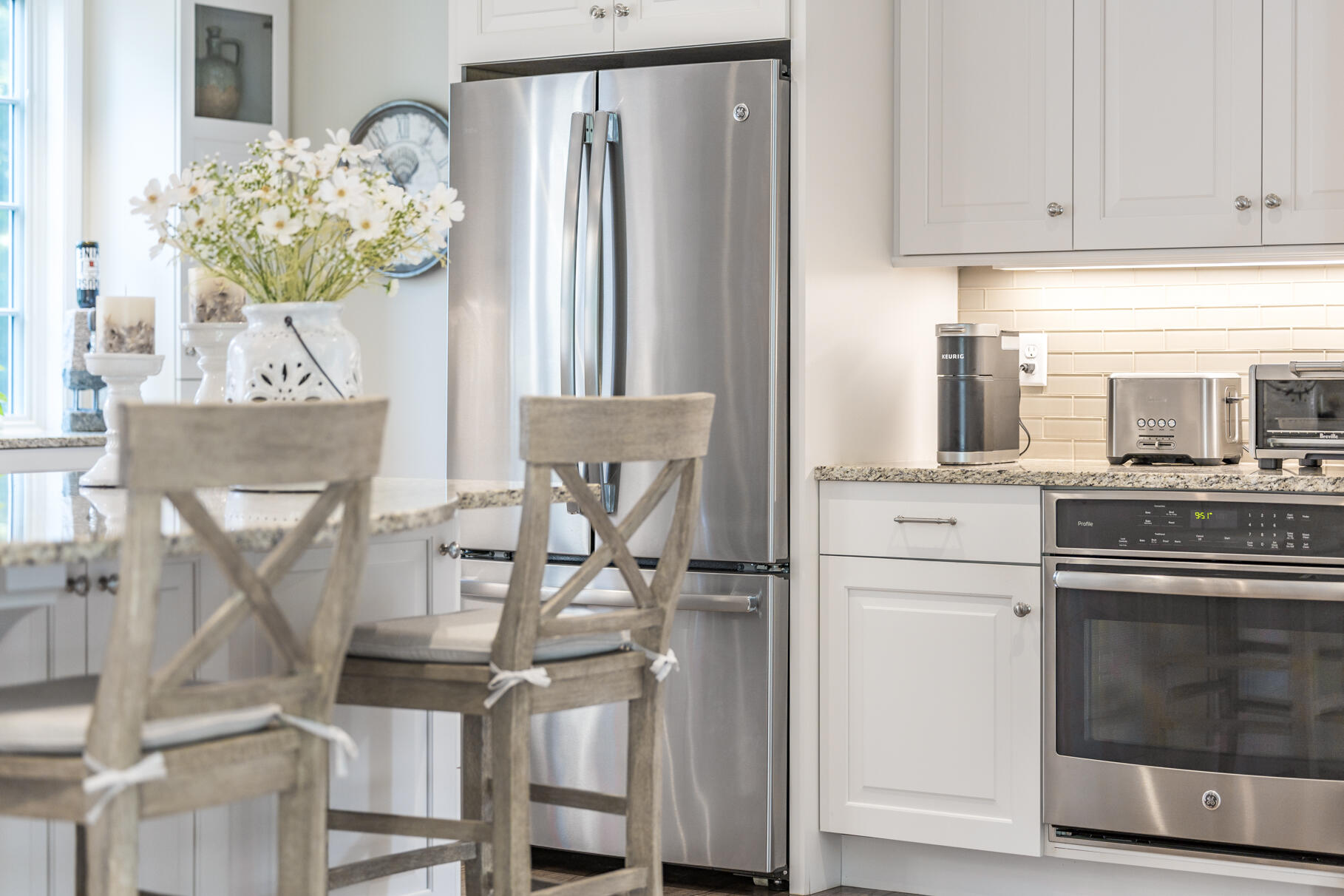 Osterville, Massachusetts 02655, United States, 3 Bedrooms Bedrooms, ,3 BathroomsBathrooms,Residential,Pending,43707