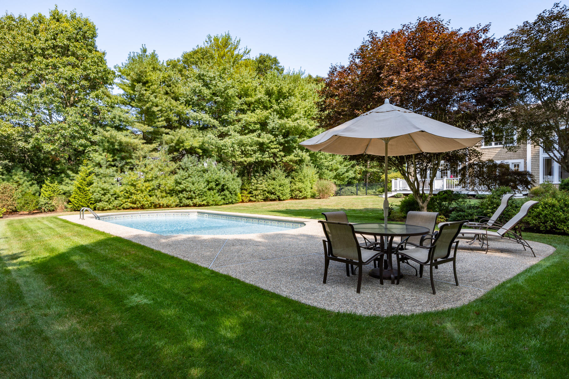 Osterville, Massachusetts 02655, United States, 3 Bedrooms Bedrooms, ,3 BathroomsBathrooms,Residential,Pending,43707