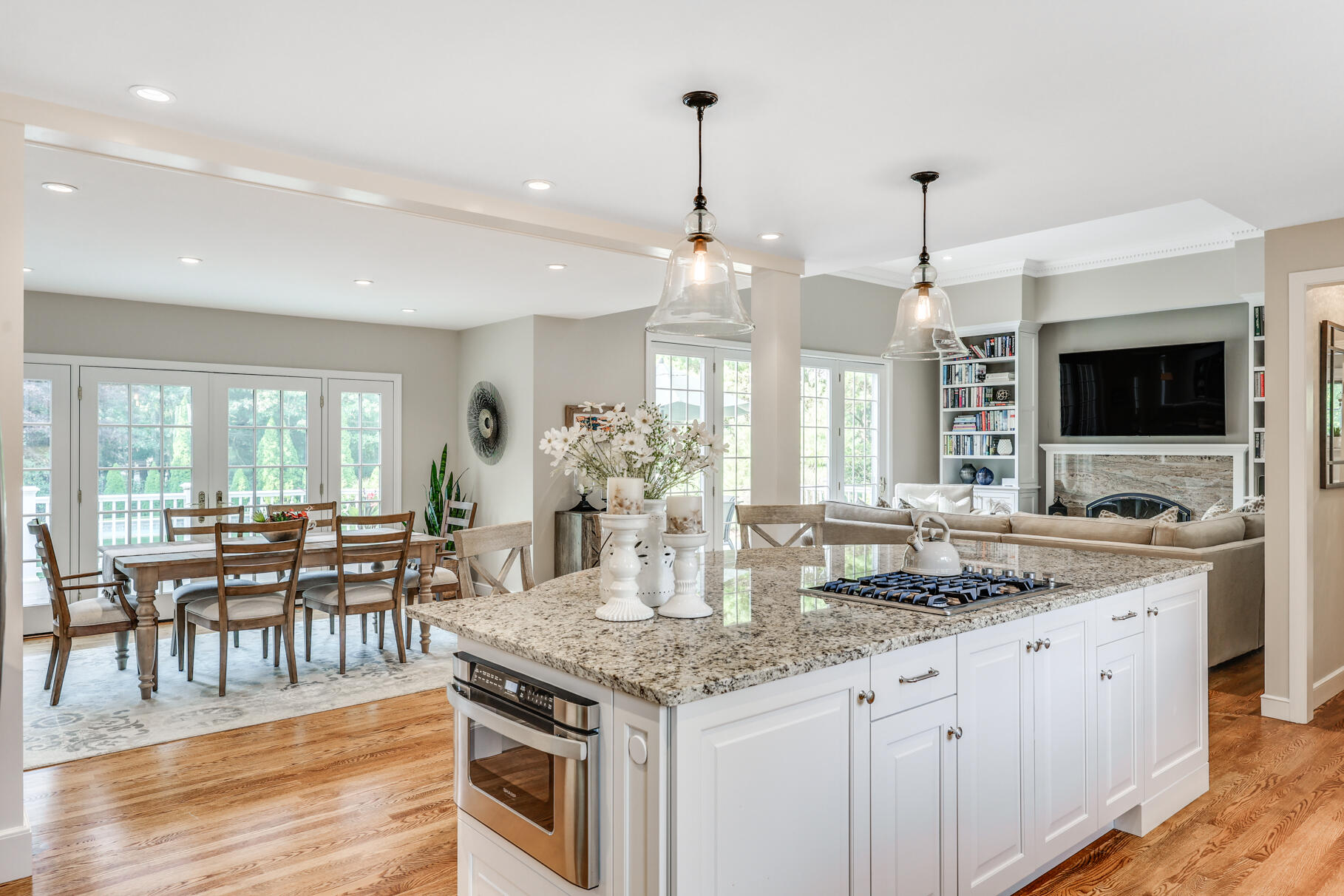 Osterville, Massachusetts 02655, United States, 3 Bedrooms Bedrooms, ,3 BathroomsBathrooms,Residential,Pending,43707